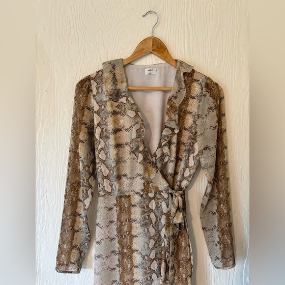 Wilfred Aritzia Louise Snakeskin Print Chiffon Wrap Ruffle Mini Dress - Picture 10 of 17